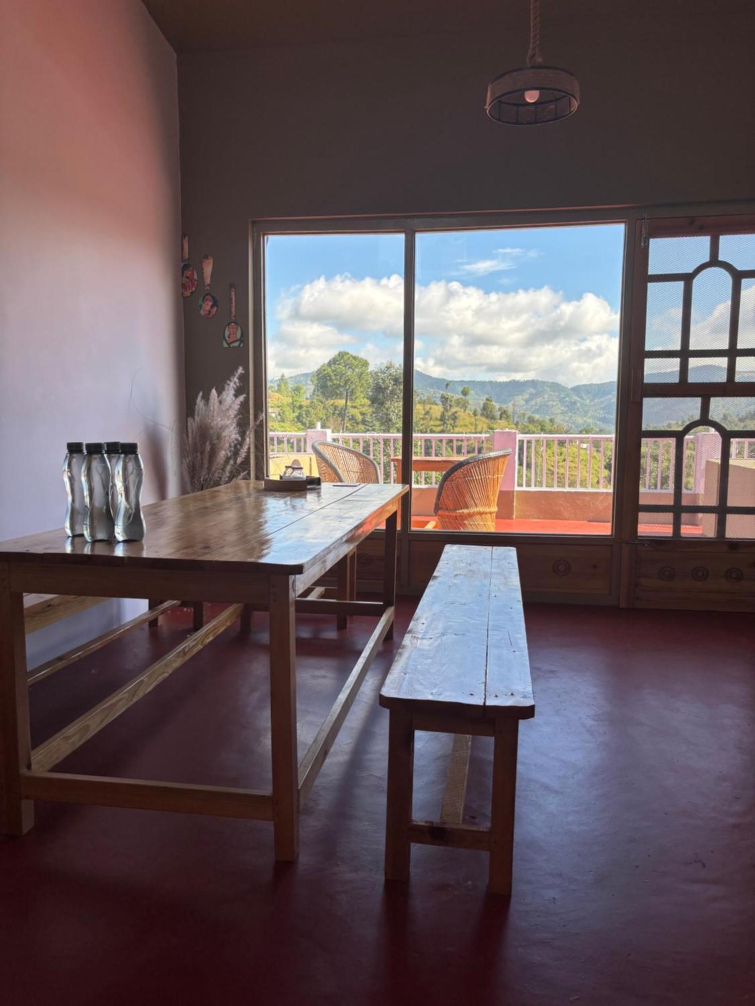 Brook Cottage Champawat Exteriör bild